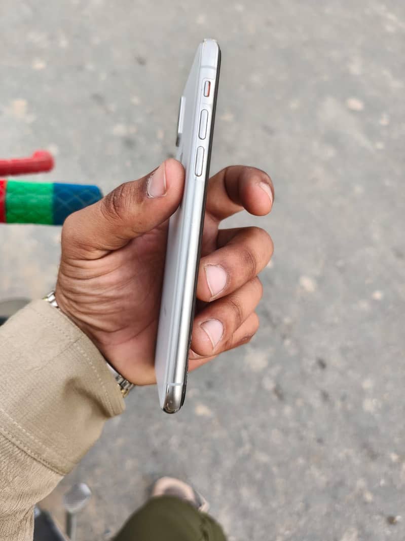 Apple iPhone X 2