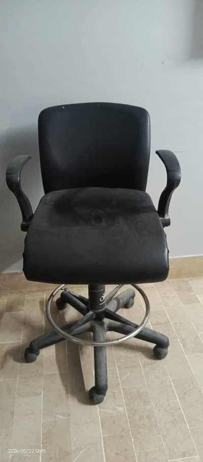 Brand new Master chair and mini computer table
