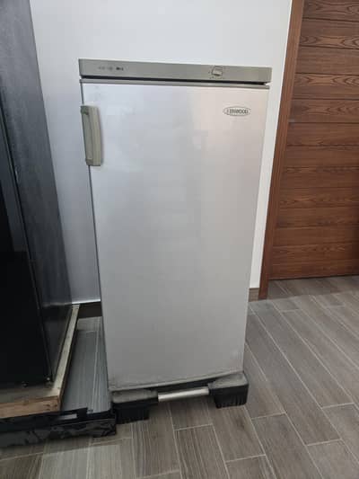 Kenwood Vertical Freezer