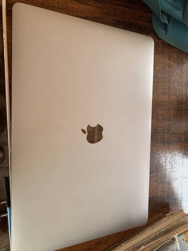 MacBook 0