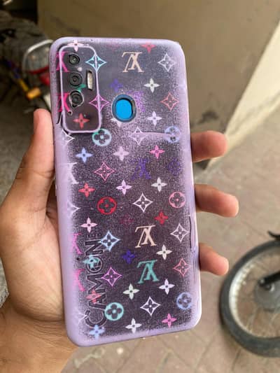 Tecno camon 17  Ram 6,128
