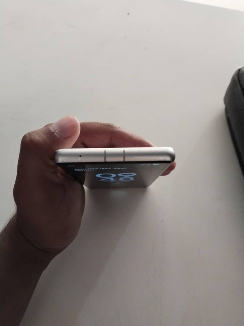 Google pixel 7a 3
