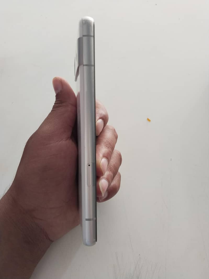 Google pixel 7a 4