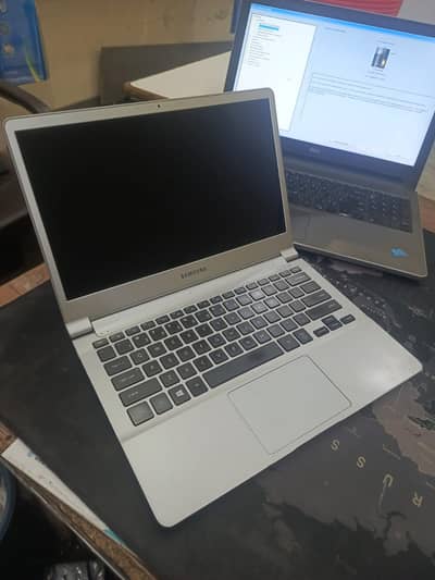 Samsung Notebook 9 900X3L Ultrabook i7 6th Gen 8GB RAM 256GB SSD