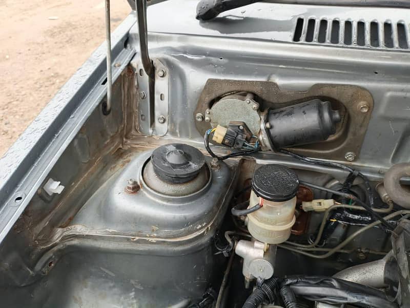Suzuki Mehran automatic engine 660 cc 10