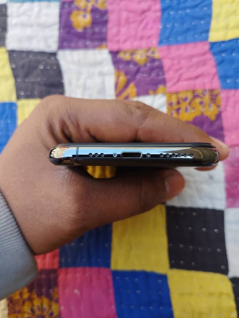 IPhone 11 Pro 4