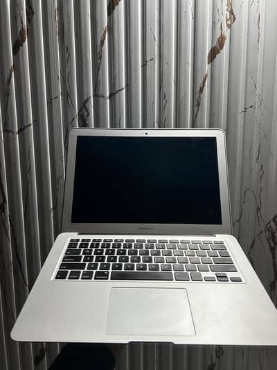 Macbook Air 2017 10/10 condition