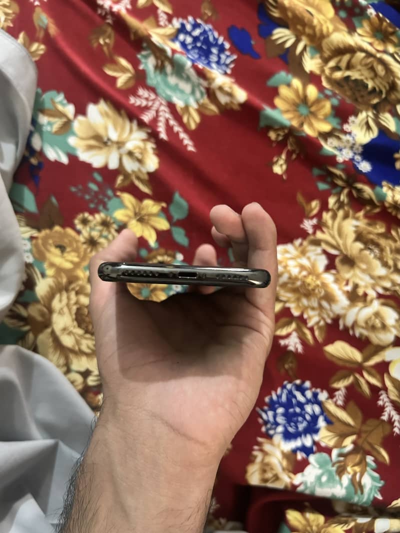 Apple iPhone X 6