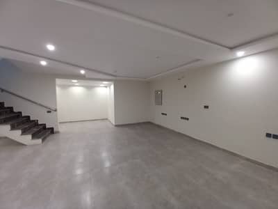 8 Marla Commercial Hall Available For Rent In Bahria Town Lahore