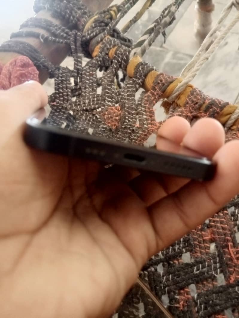 Apple iPhone 12 2