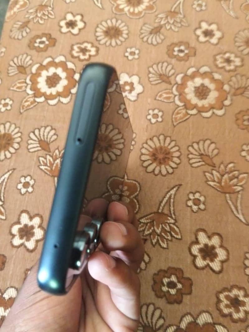 condition 9/10 full body scratchless 3