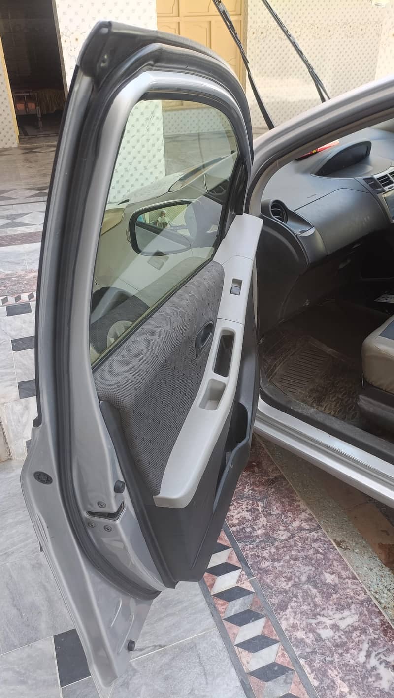 vitz model 2010/2014 8