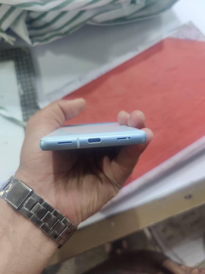 Google pixel 7a 4