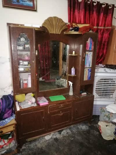 Dressing Table with Racks