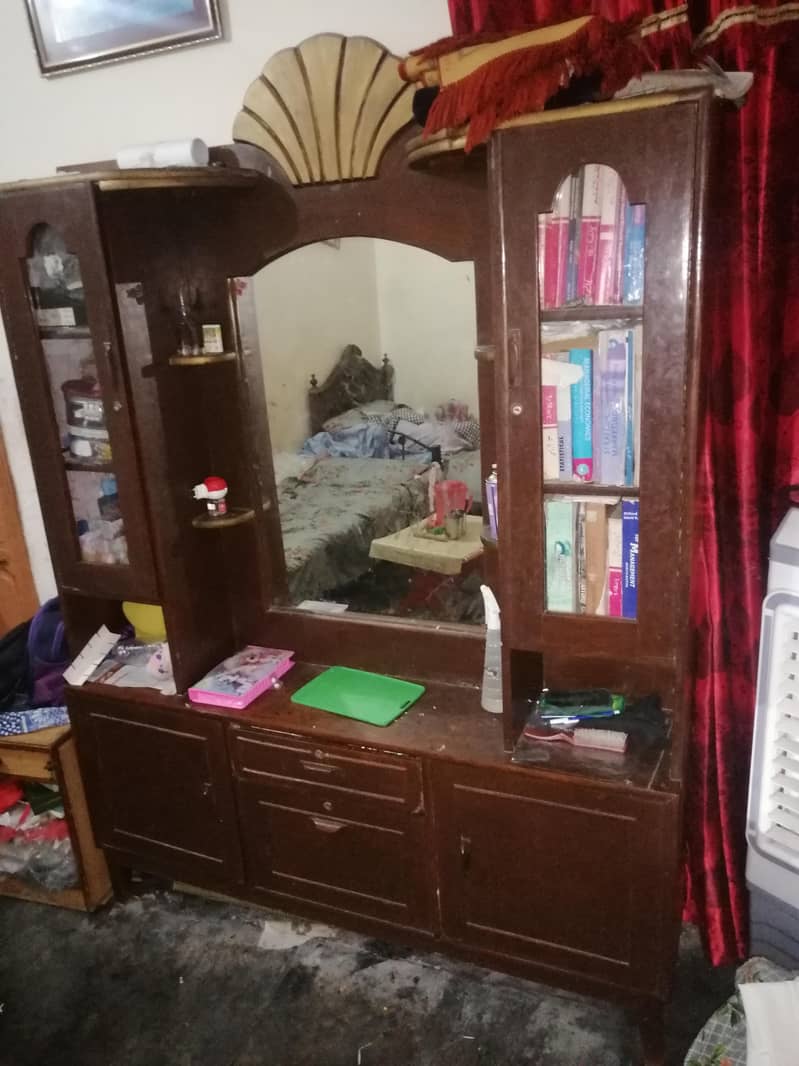 Dressing Table with Racks 1