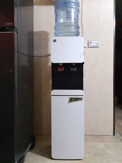 Pel Water Dispenser Very Good Condition No Rust