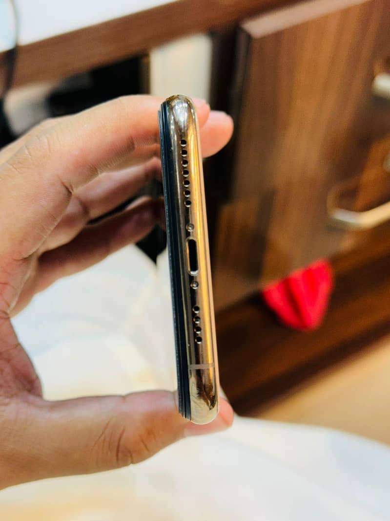 Iphone xs max 4