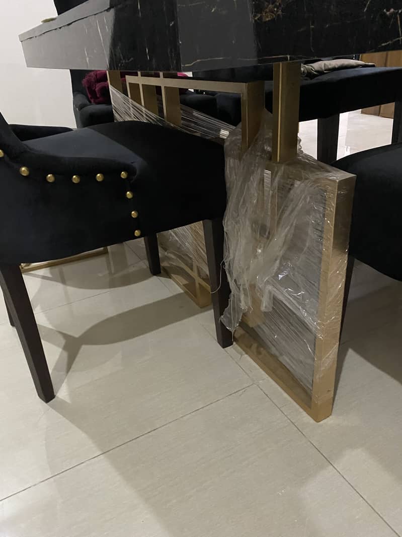 Dining table 8 seater 1