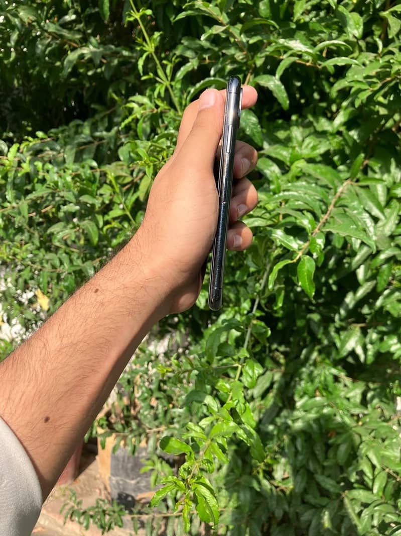 iPhone xs 3