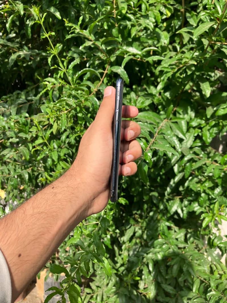 iPhone xs 4