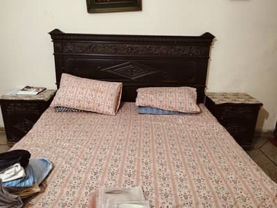bed set with dressing