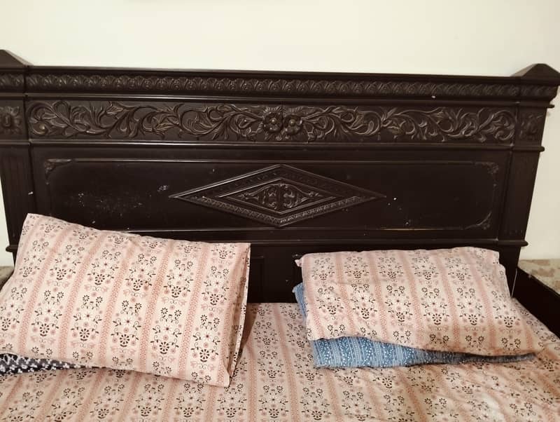 bed set with dressing 2