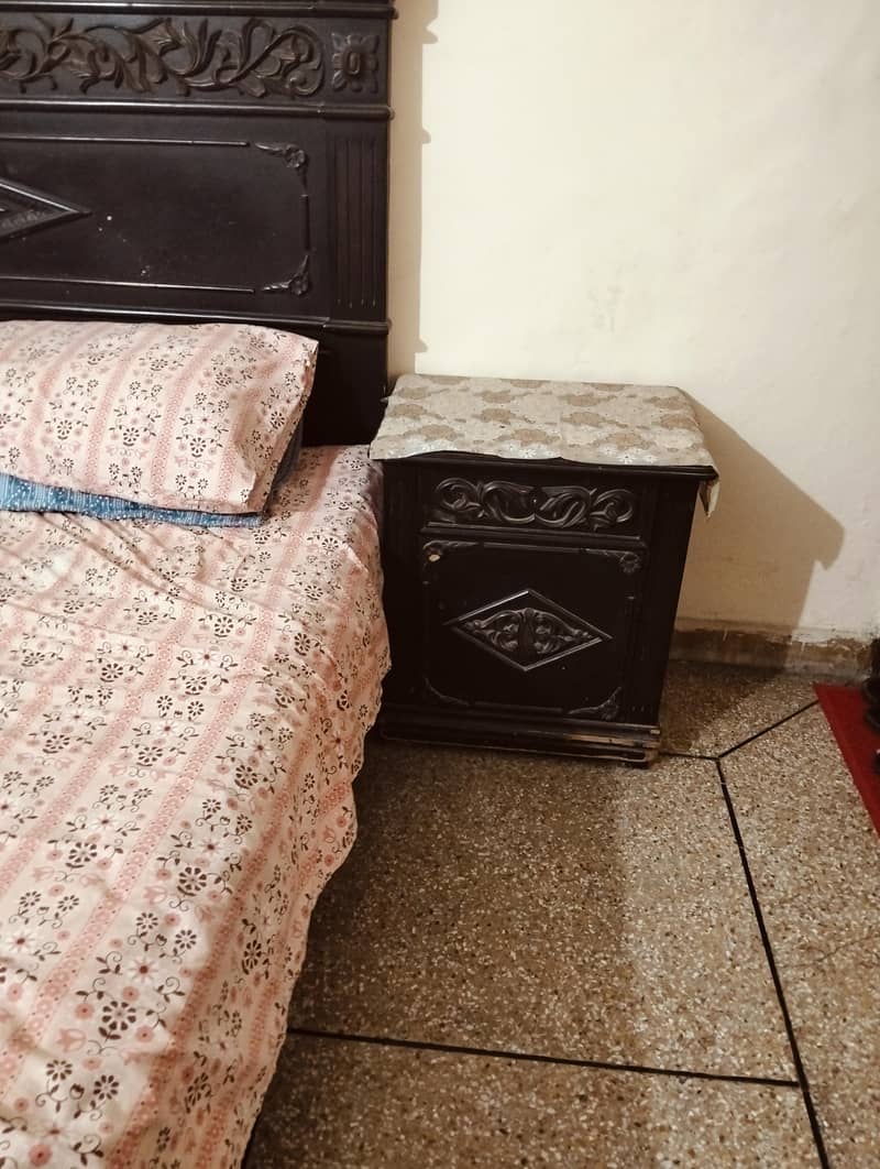 bed set with dressing 4