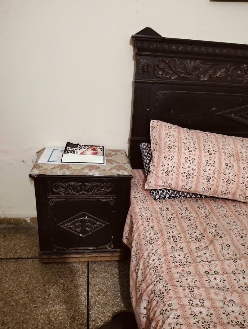 bed set with dressing 5