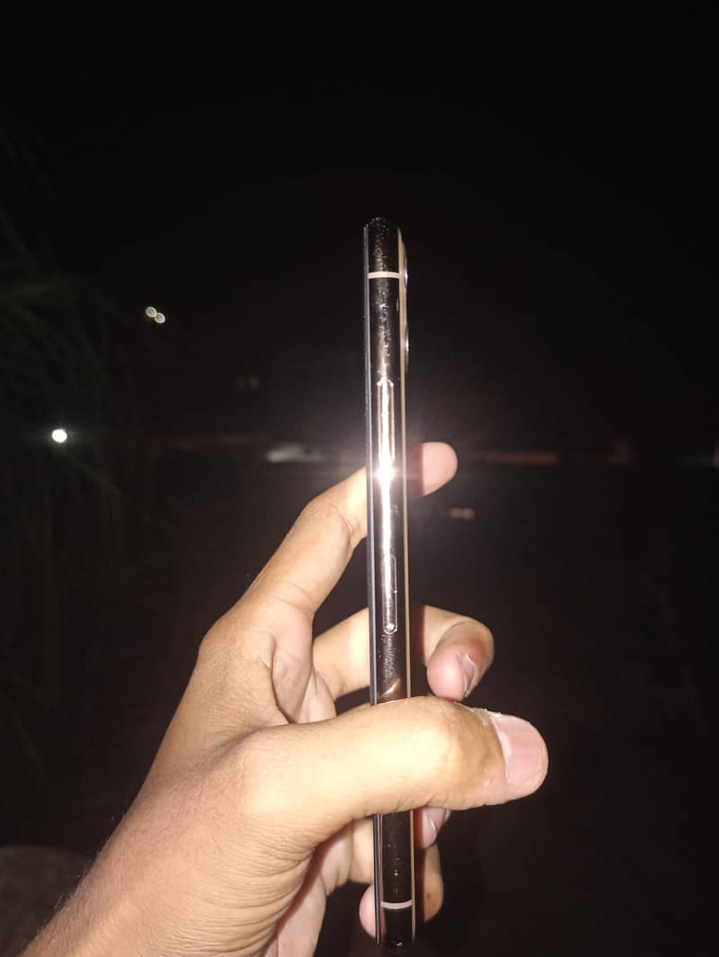 iPhone 11 pro max 4