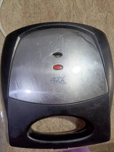 Sandwich maker