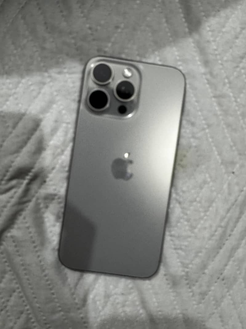 Apple iPhone 15 Pro Max 2