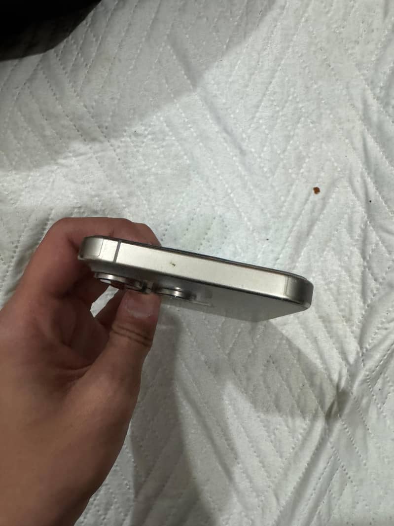 Apple iPhone 15 Pro Max 6
