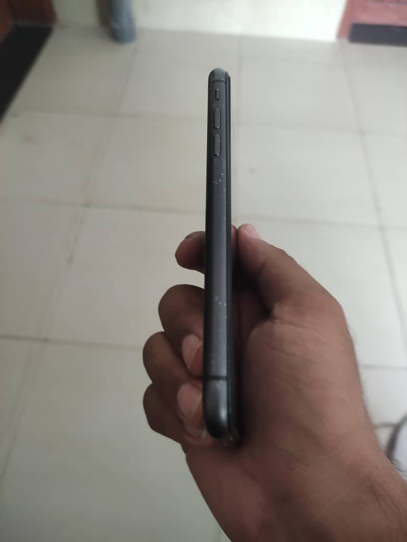 Apple iPhone 11 3