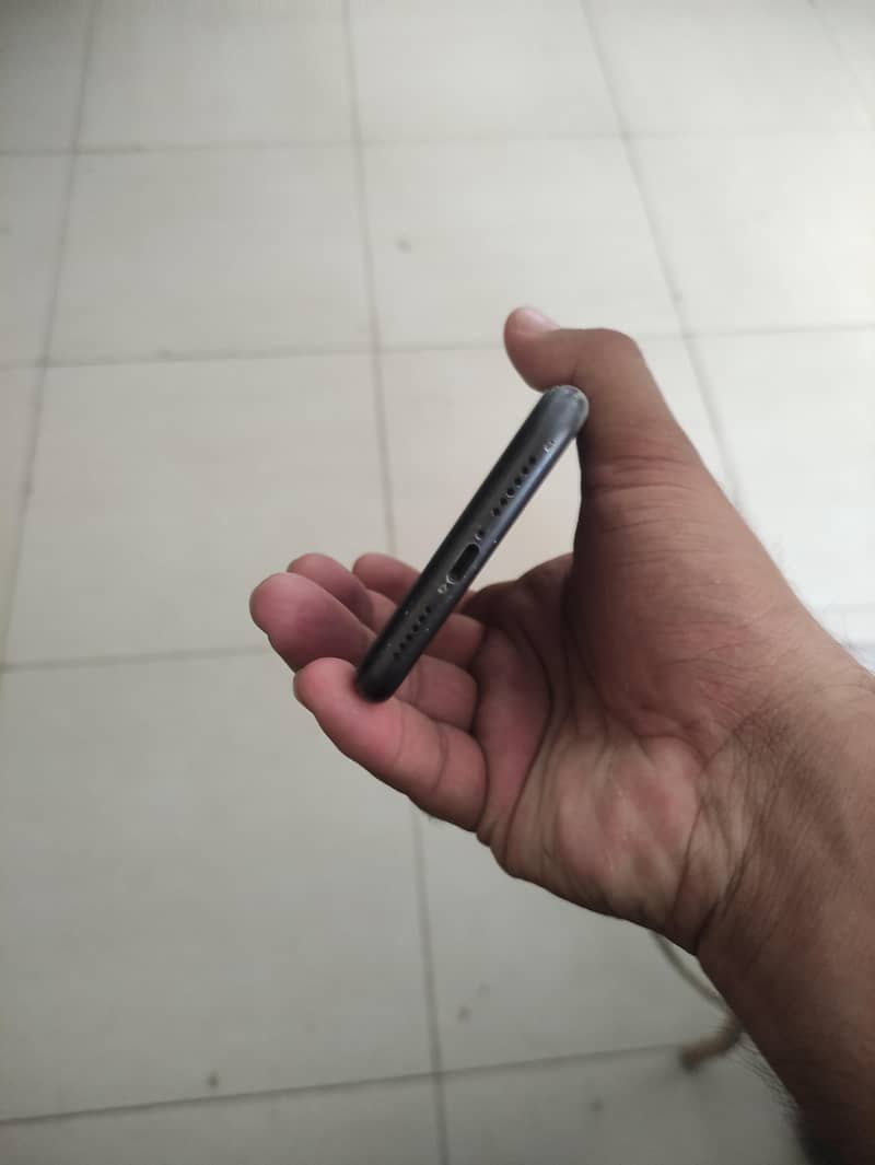 Apple iPhone 11 6
