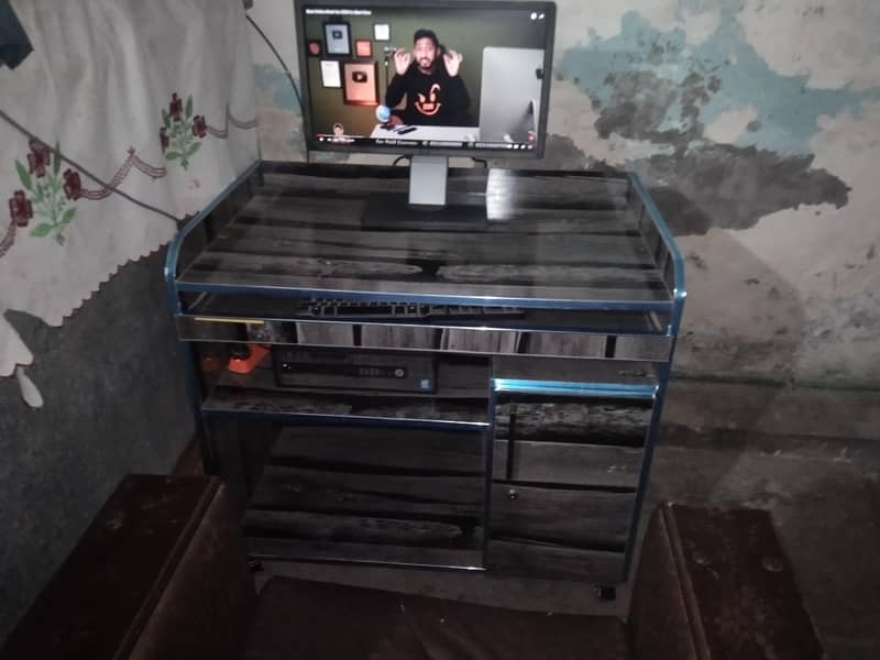 Computer Table 0