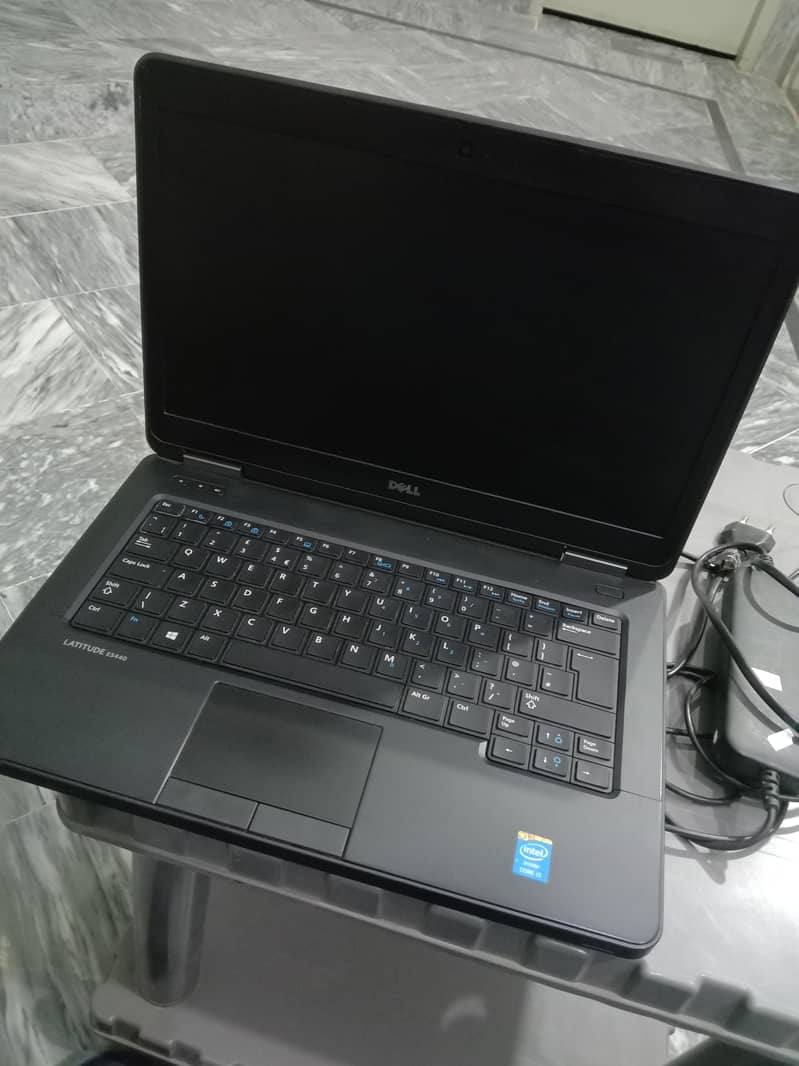 Dell Latitude E5440 0