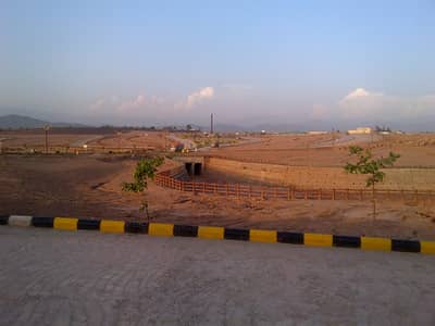 I-12/1 Top Located Civic Road above 30x60 Plot