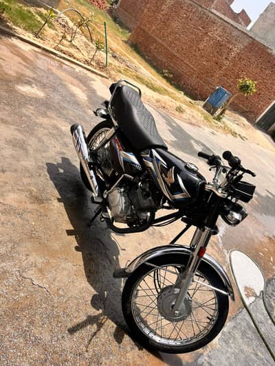 Honda CG 125 Black Colour