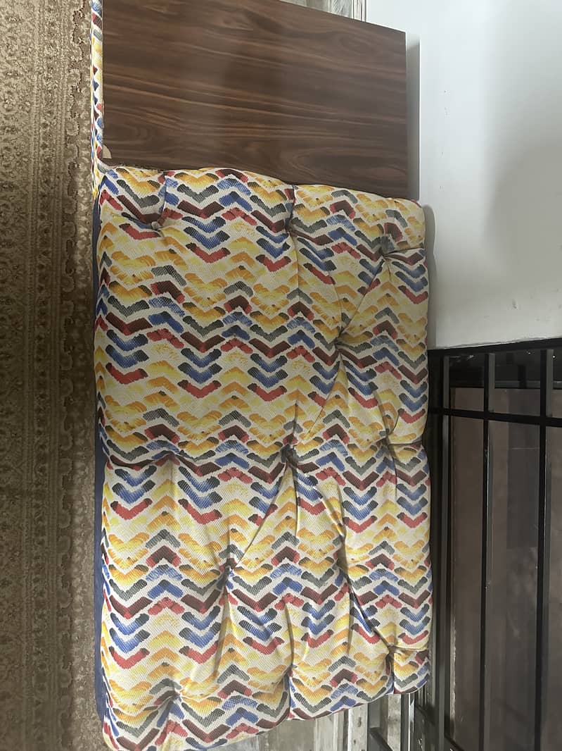Sofa set and Setti 4