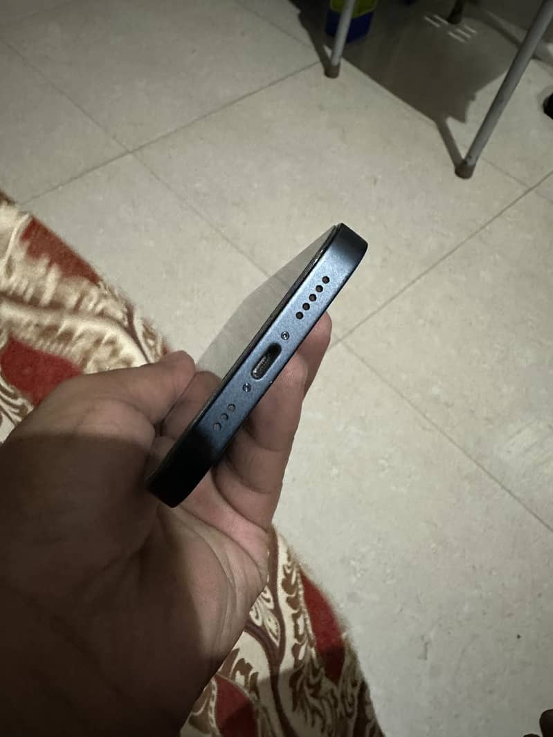 Iphone 13 4