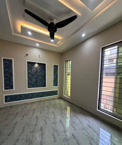 NEW LAHORE CITY PHASE 2 - 5 MARLA BRAND NEW MODERN DESIGN HOUSE FOR SALE IN A BLOCK
