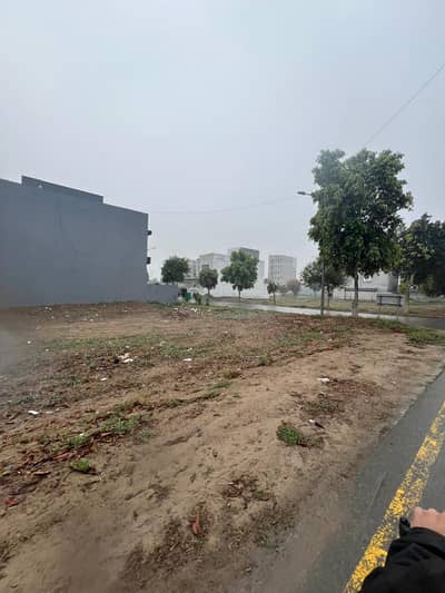 5 Marla Plot Available At Hot Location Near To park Mosque & Commercial At Reasonable Price In New Lahore City phase 2