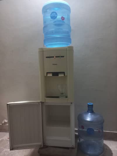 Haier compressor dispensar 10/10, 3 mintue chill, hot/cold, HLM-60B.
