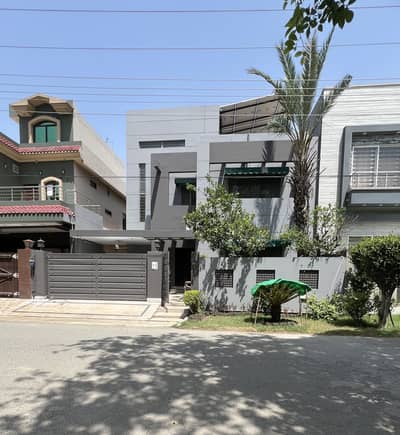 10 marla house Prime Location | Next to Masjid | Premium Construction