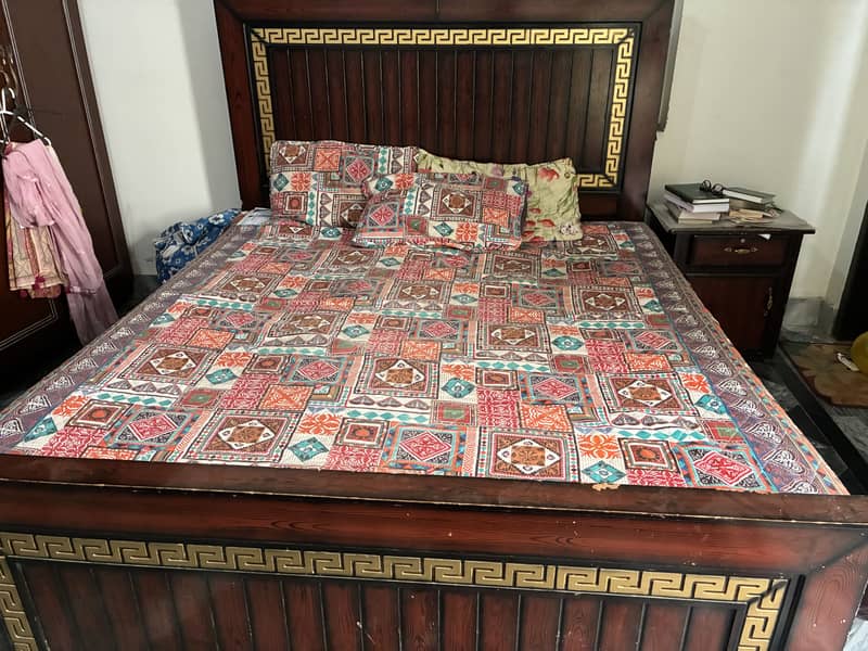 Double bed 0