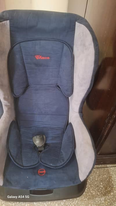 used but no major fault. with all accessories. can fit in any car type
