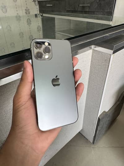 Iphone 12 pro grey