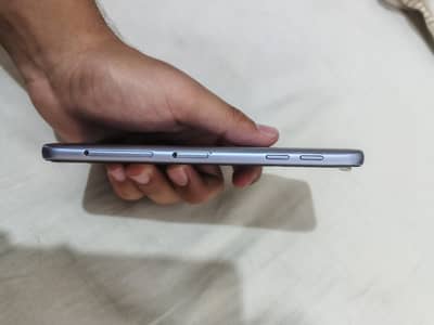 SAMSUNG J6