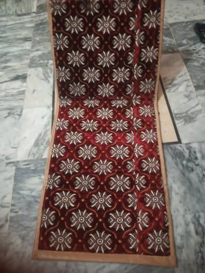 Folding velvet prayer mat with backrest: