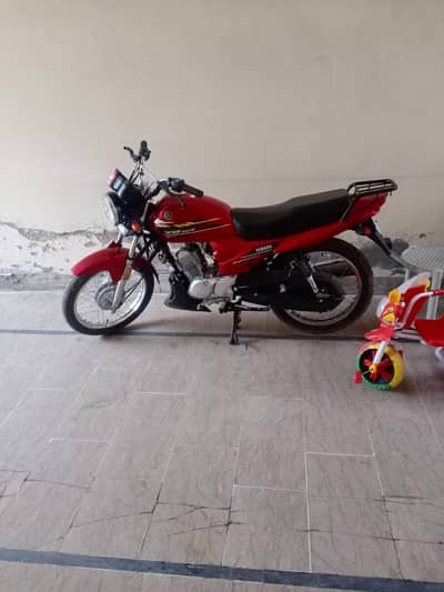 Yamaha 2021 Model Red